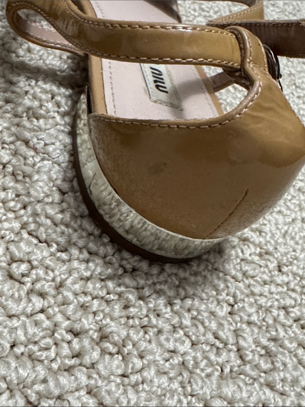 Miu Miu Nude/Tan Patent Leather Bow Thong Sandals - Picture 13 of 16
